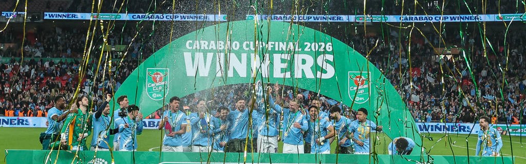 联赛杯-曼城2-0阿森纳夺冠 众将捧杯开怀