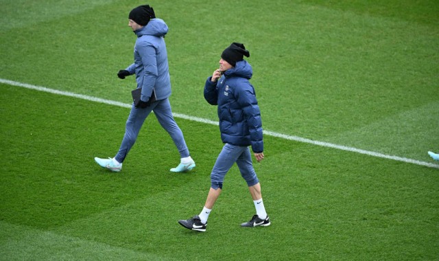 巴黎圣日耳曼更衣室风波！杜埃遭队友集体质疑，恩里克该如何力挽狂澜？