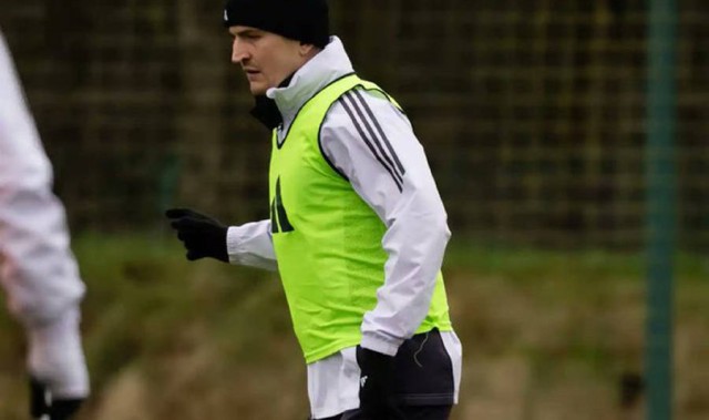 马奎尔伤情曝光卡里克如释重负！队友盼其续约，称曼联若让他走太离谱